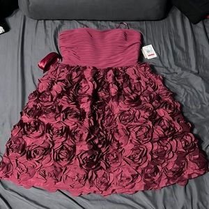 Aidan. Wine Short Strapless Dress with Rose Details. Size 4.